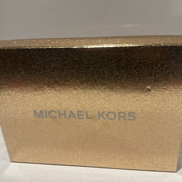 NWT Michael Kors Blossom Coated Monogram Canvas with adjustable belt. - Picture 5 of 6